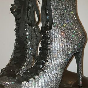 Sparkled lace Bootie